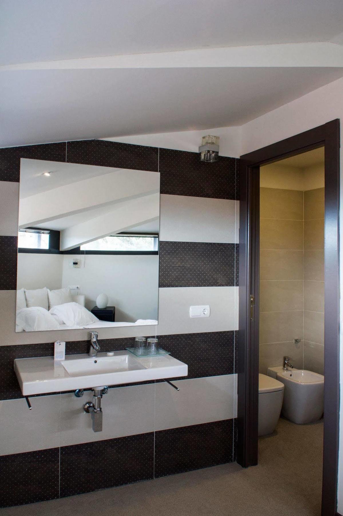 Hotel Teratermal Valdeavellano de Tera ภายนอก รูปภาพ